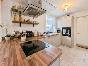 Photo 16- click for photo gallery